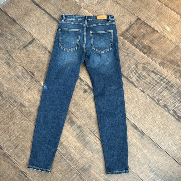 AS NEW PULL & BEAR SKINNY HIGH RISE JEANS SIZE 8 - Picture 13 of 15